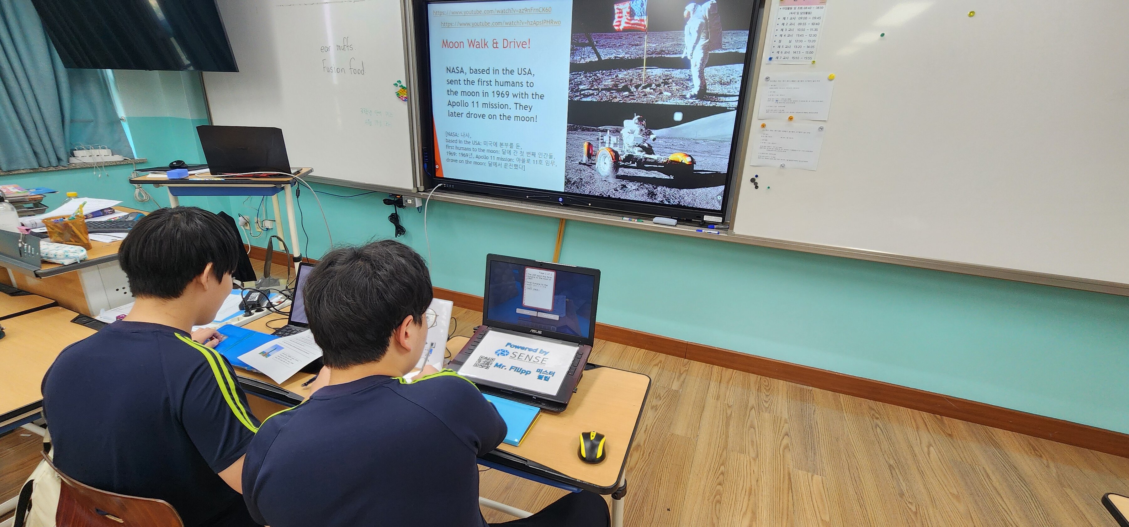 Students in VR lecture