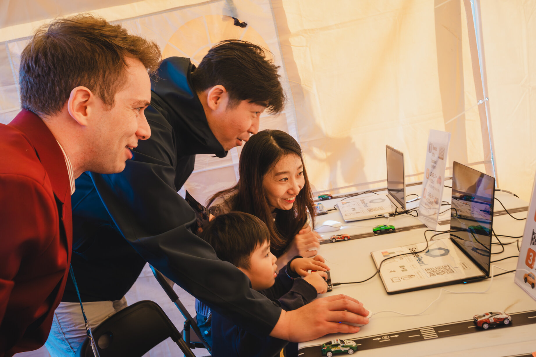 EF student VR close-up